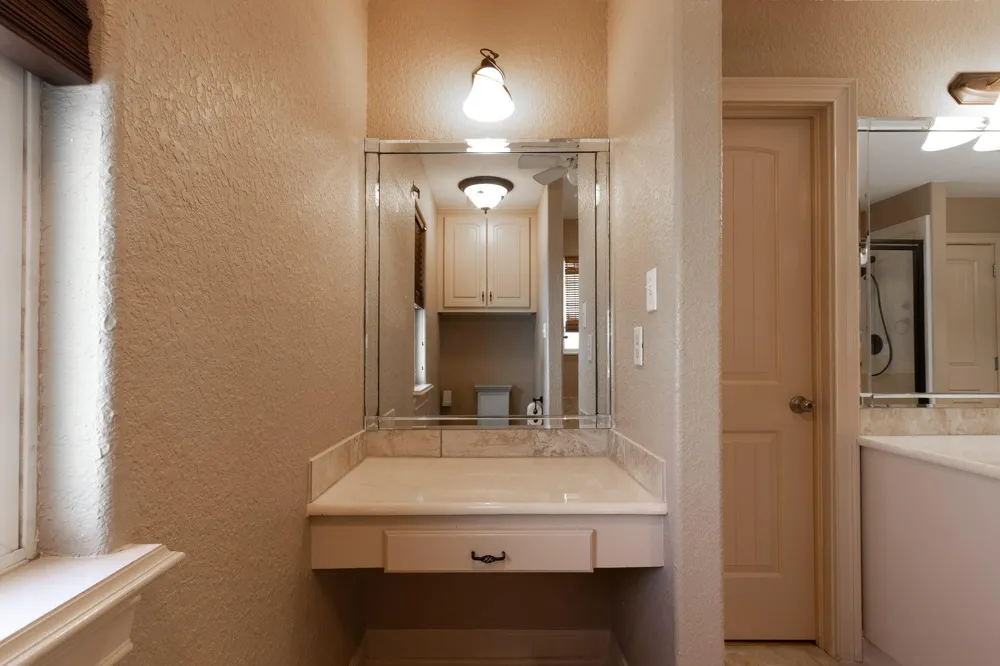 391 Ling Street Bayou Vista, TX 77563