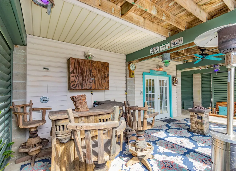 391 Ling Street Bayou Vista, TX 77563