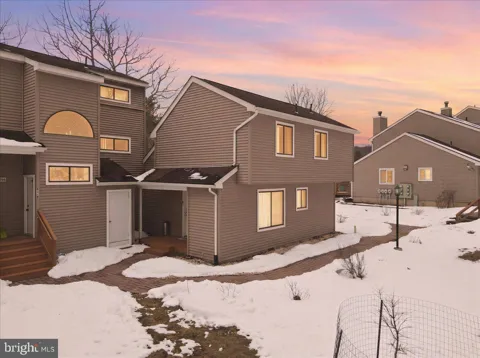 3322 WINDERMERE DRIVE