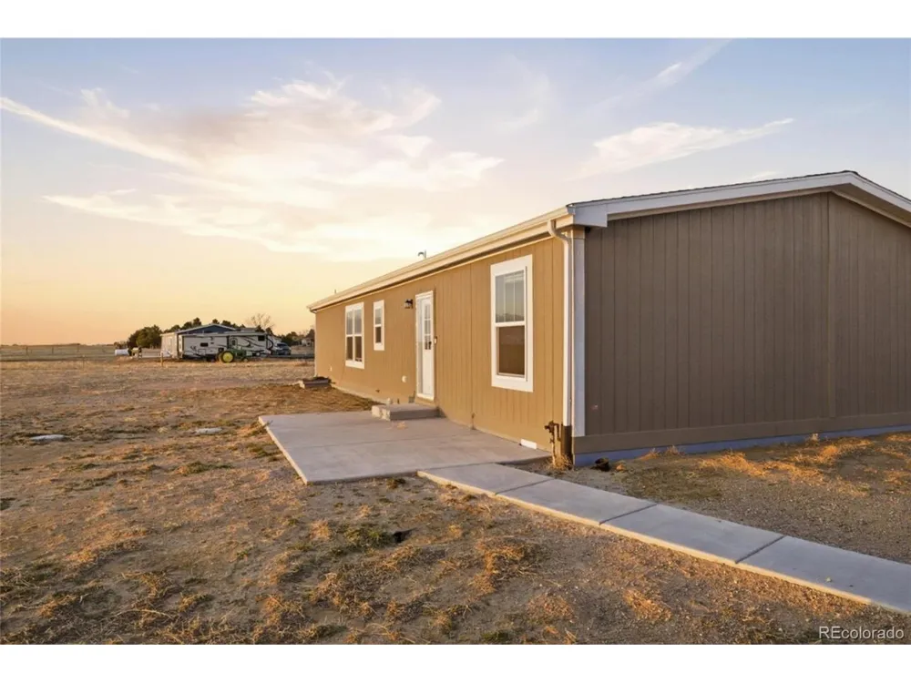 8 Brown Drive Wiggins, CO 80654