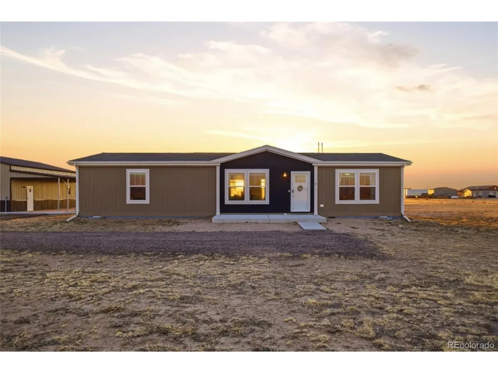 8 Brown Drive Wiggins, CO 80654