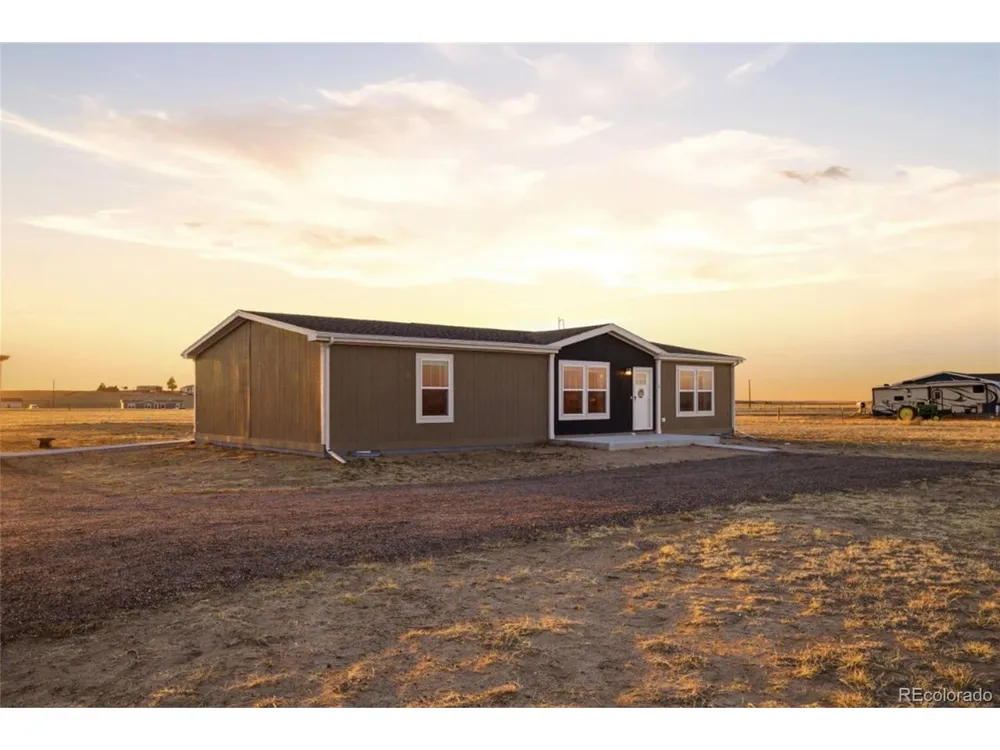 8 Brown Drive Wiggins, CO 80654