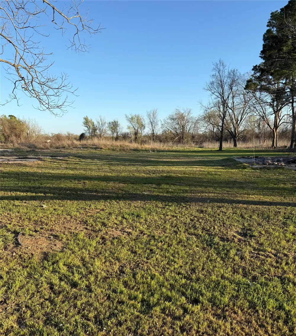 1304 E Cameron Avenue Rockdale, TX 76567