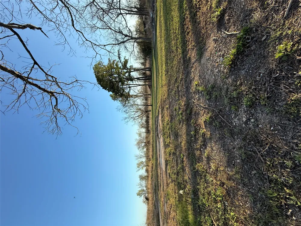 1304 E Cameron Avenue Rockdale, TX 76567