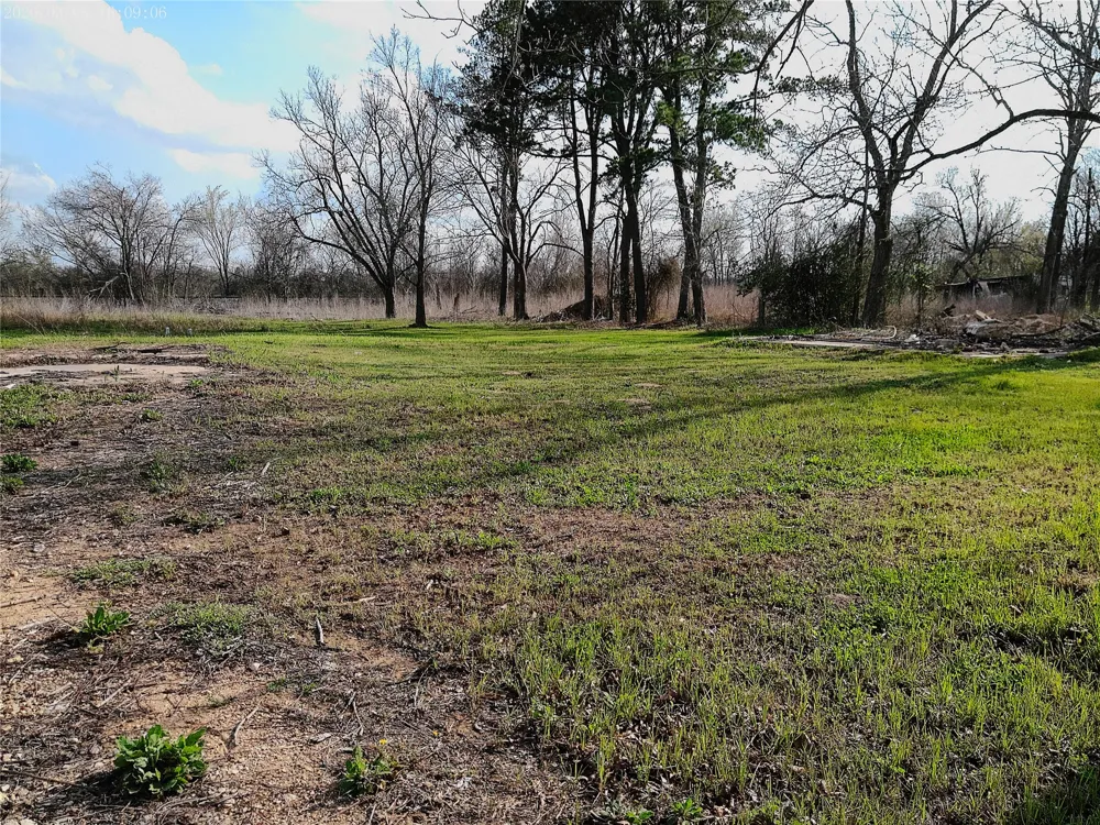 1304 E Cameron Avenue Rockdale, TX 76567