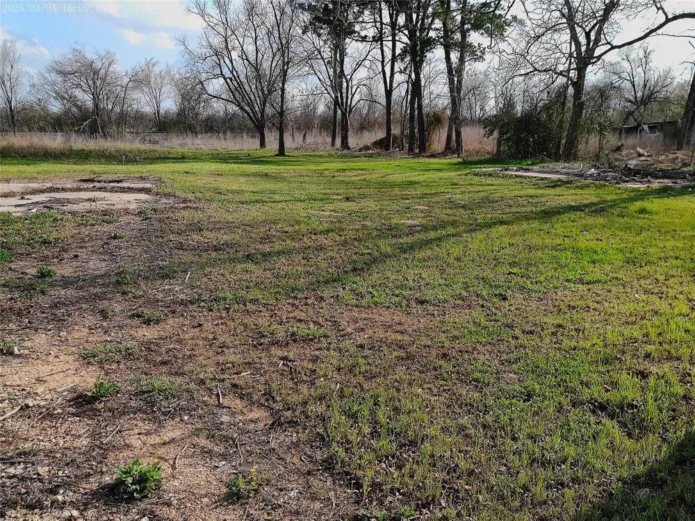 1304 E Cameron Avenue Rockdale, TX 76567