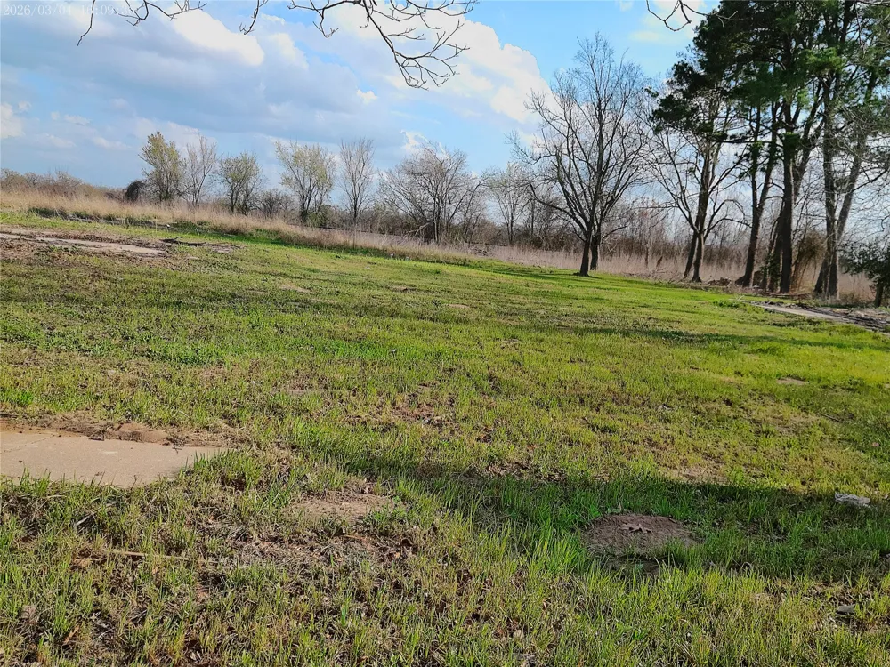 1304 E Cameron Avenue Rockdale, TX 76567