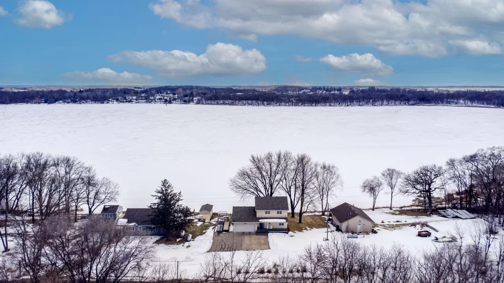 6825 Shore Drive Greenfield, MN 55373