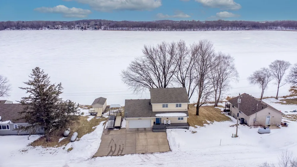 6825 Shore Drive Greenfield, MN 55373