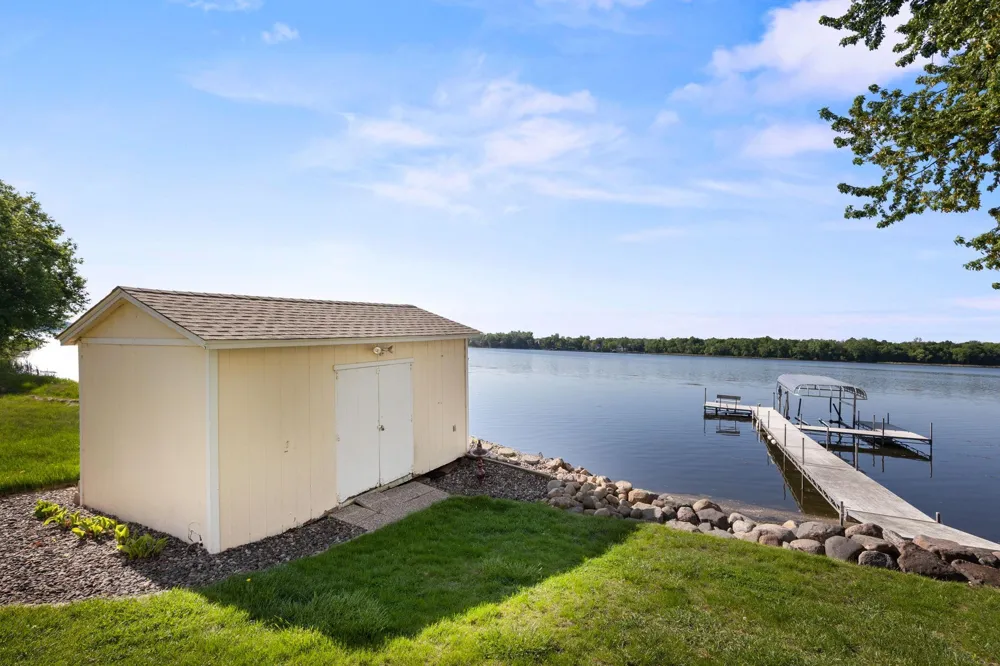 6825 Shore Drive Greenfield, MN 55373