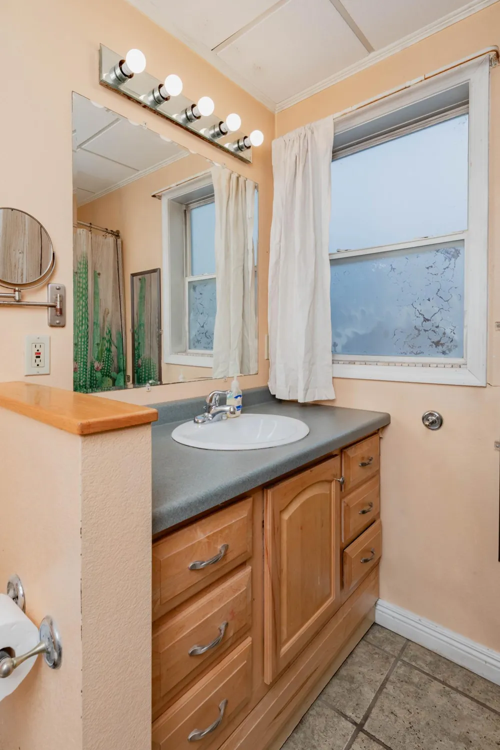 506 4th Avenue SW Valley City, ND 58072