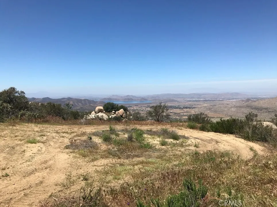 1 Oak Drive Hemet, CA 92544