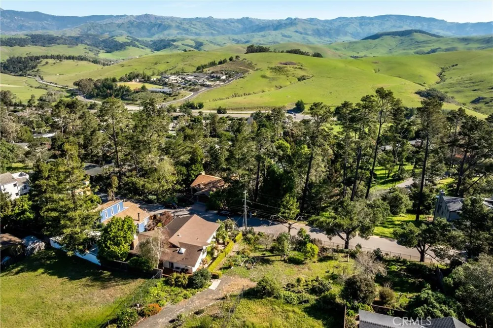 1909 Pineridge Cambria, CA 93428