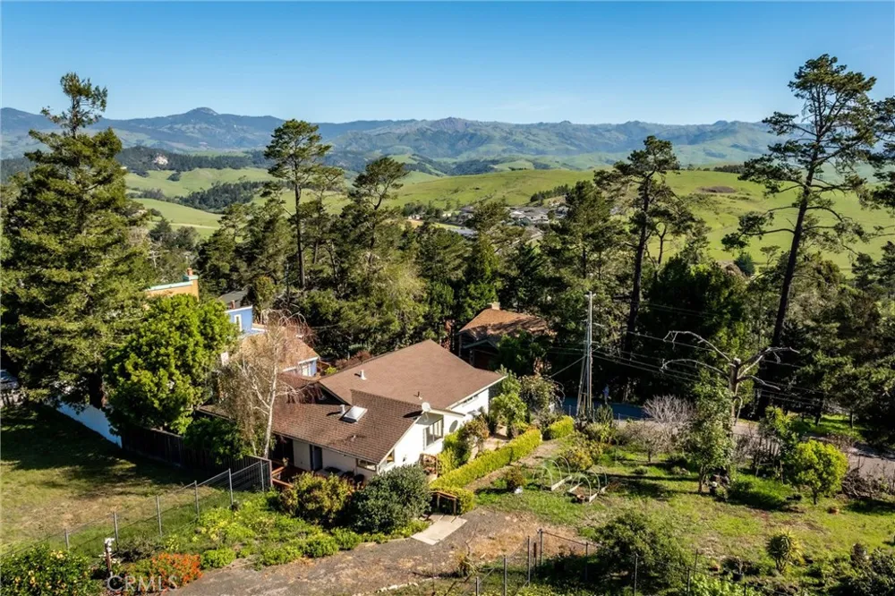1909 Pineridge Cambria, CA 93428