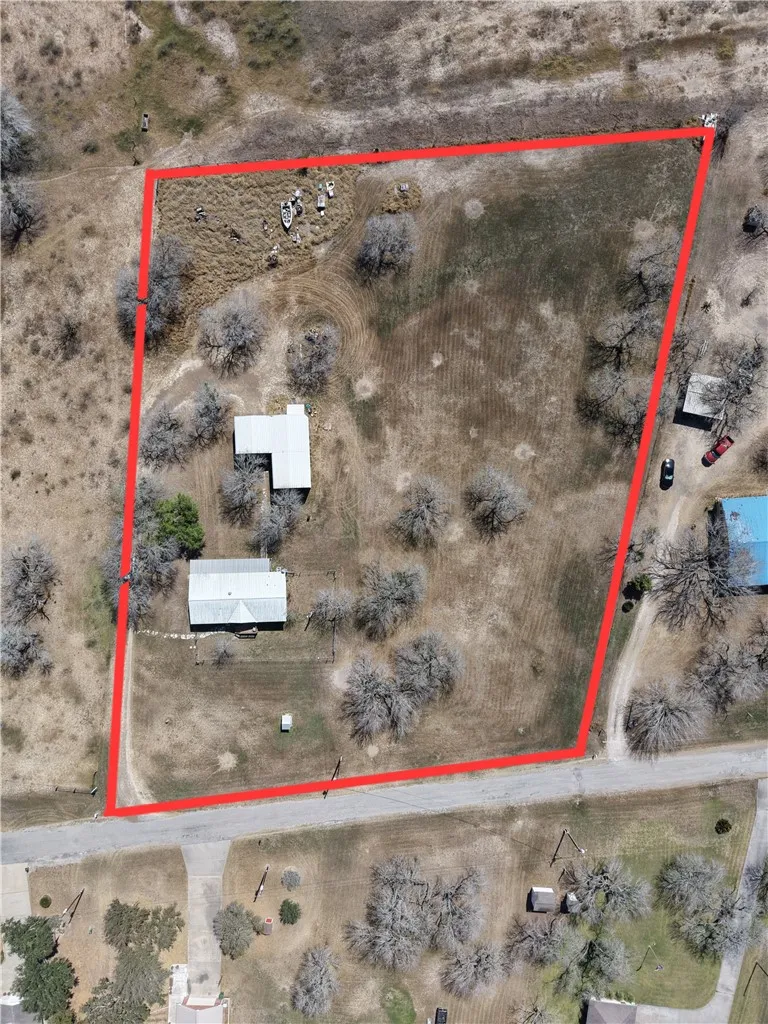 112 Baldwin Lake City, TX 78368