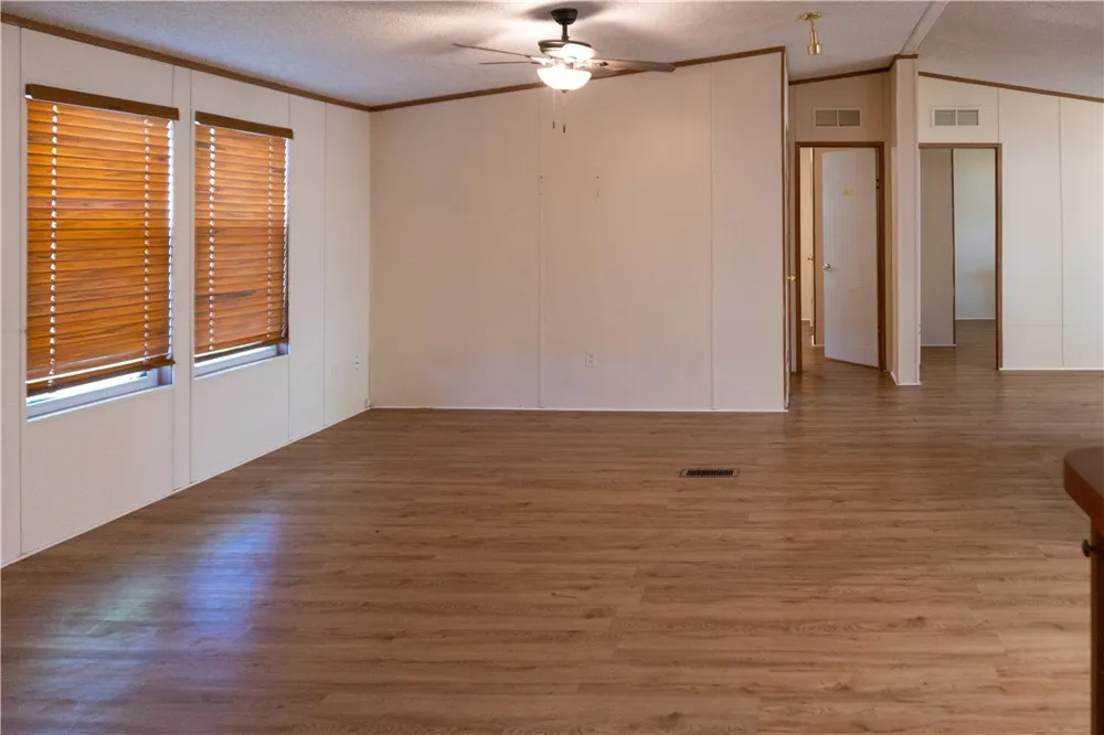 112 Baldwin Lake City, TX 78368
