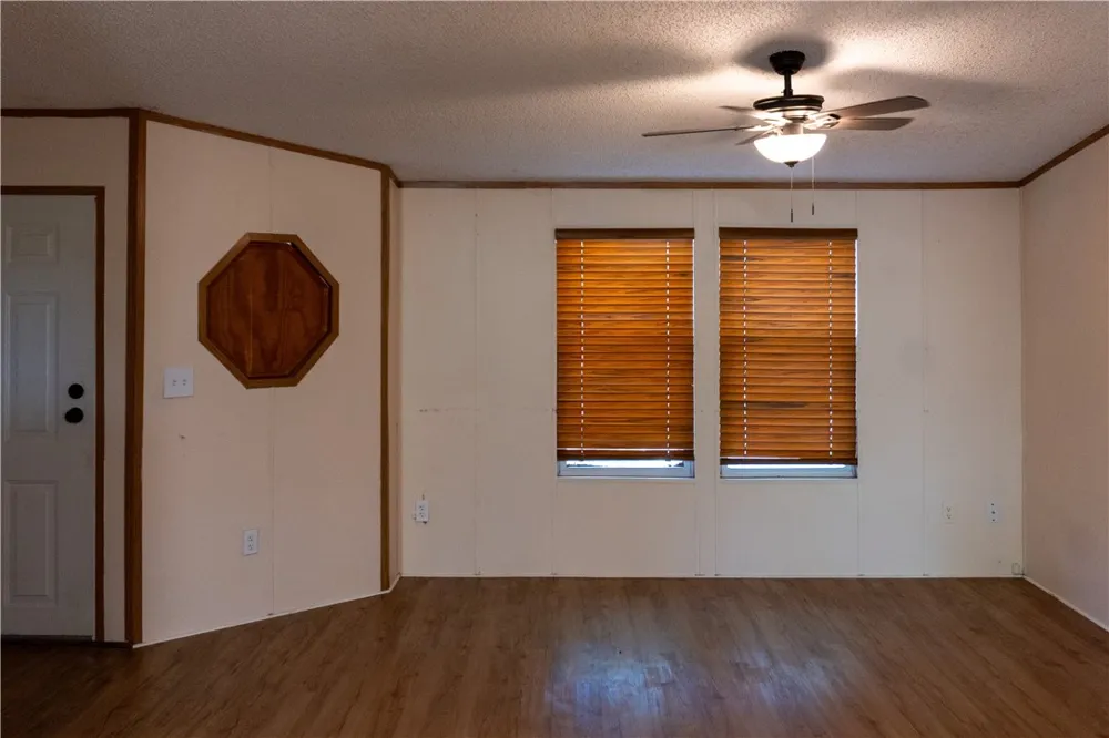 112 Baldwin Lake City, TX 78368