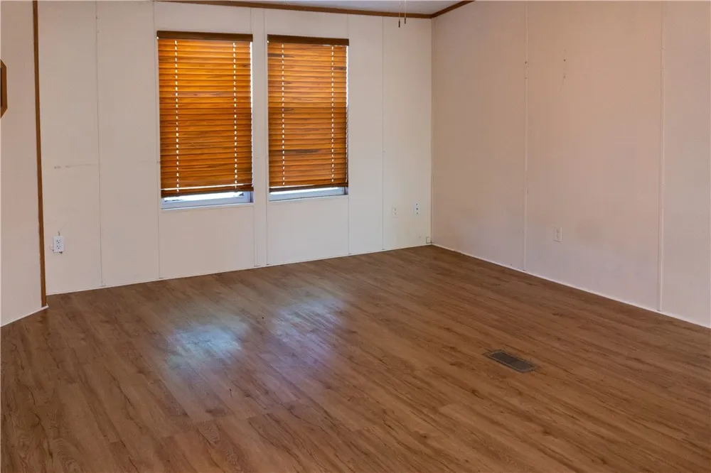 112 Baldwin Lake City, TX 78368