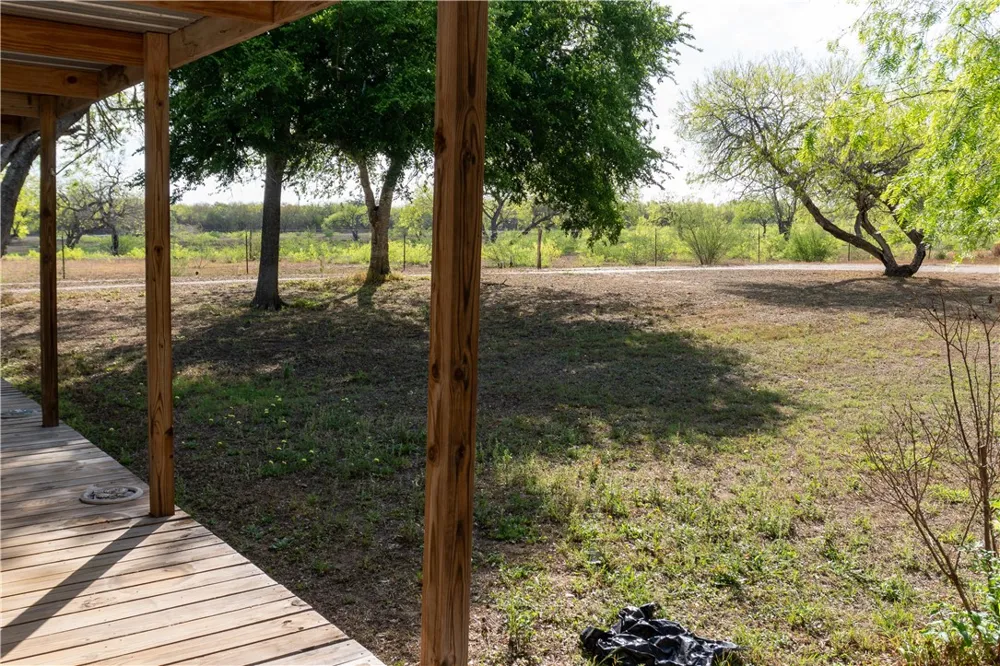 112 Baldwin Lake City, TX 78368
