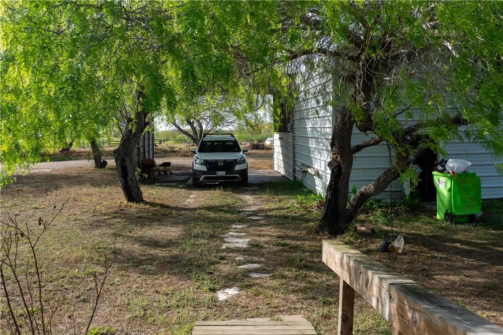 112 Baldwin Lake City, TX 78368