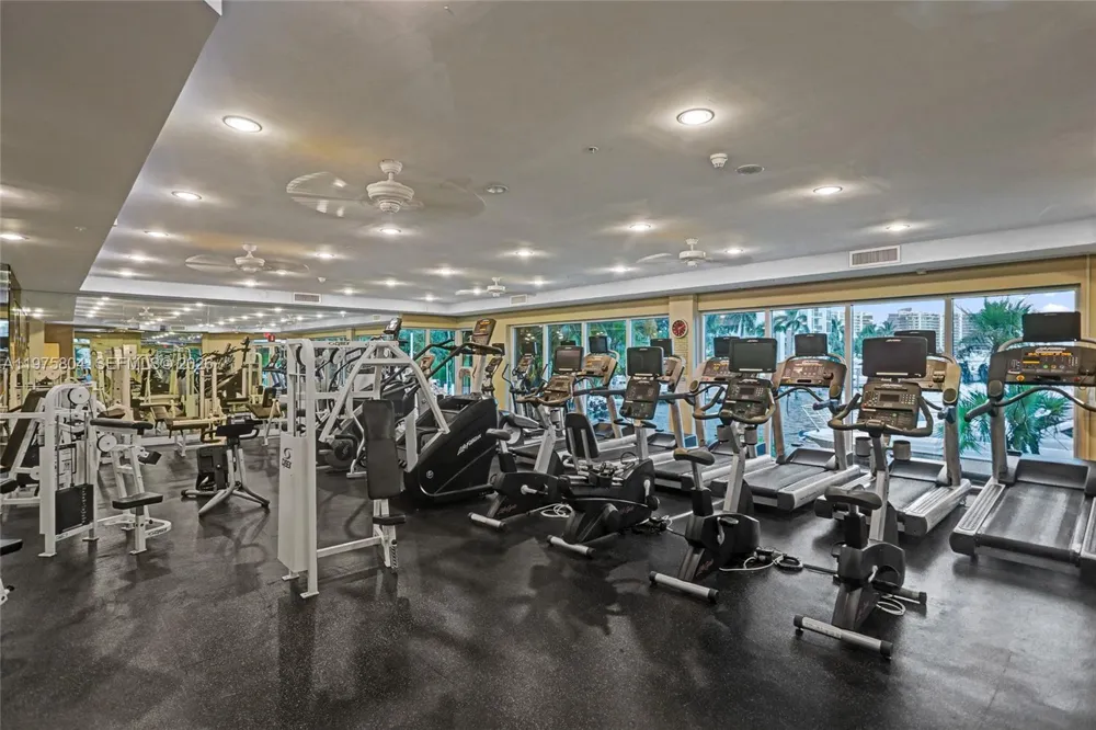 3330 NE 190th St #1212 Aventura, FL 33180