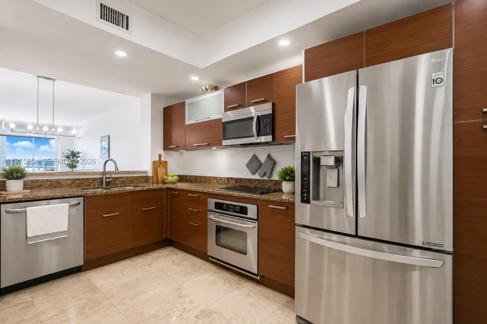 3330 NE 190th St #1212 Aventura, FL 33180
