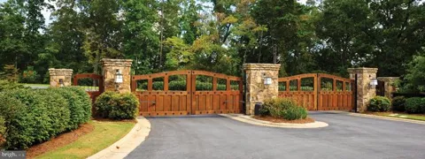 446 MOUNTAINWOODS DRIVE