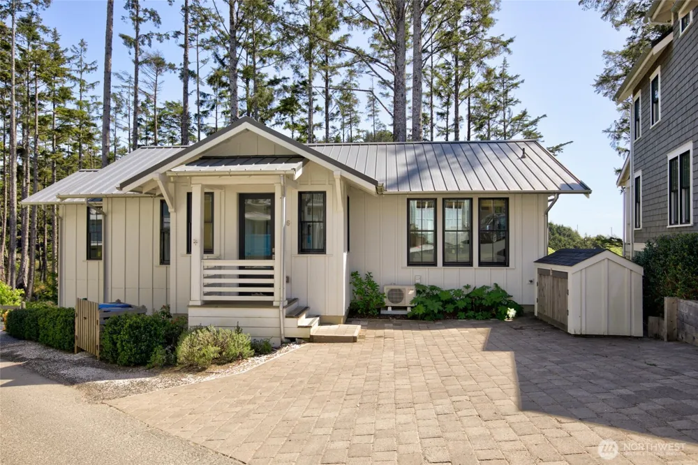 46 Seaside Lane Pacific Beach, WA 98571