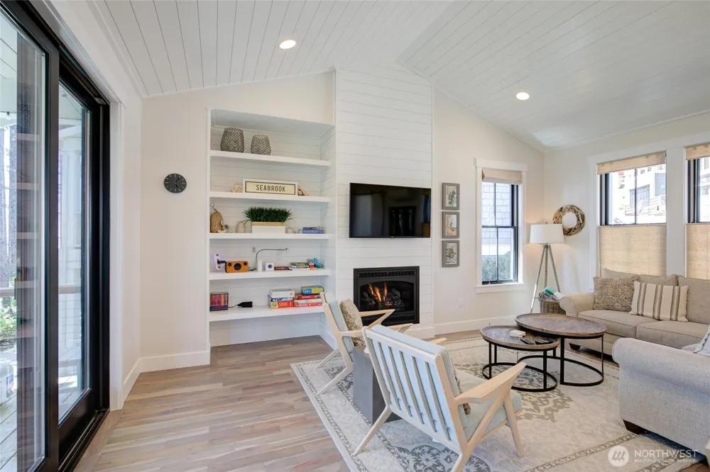 46 Seaside Lane Pacific Beach, WA 98571