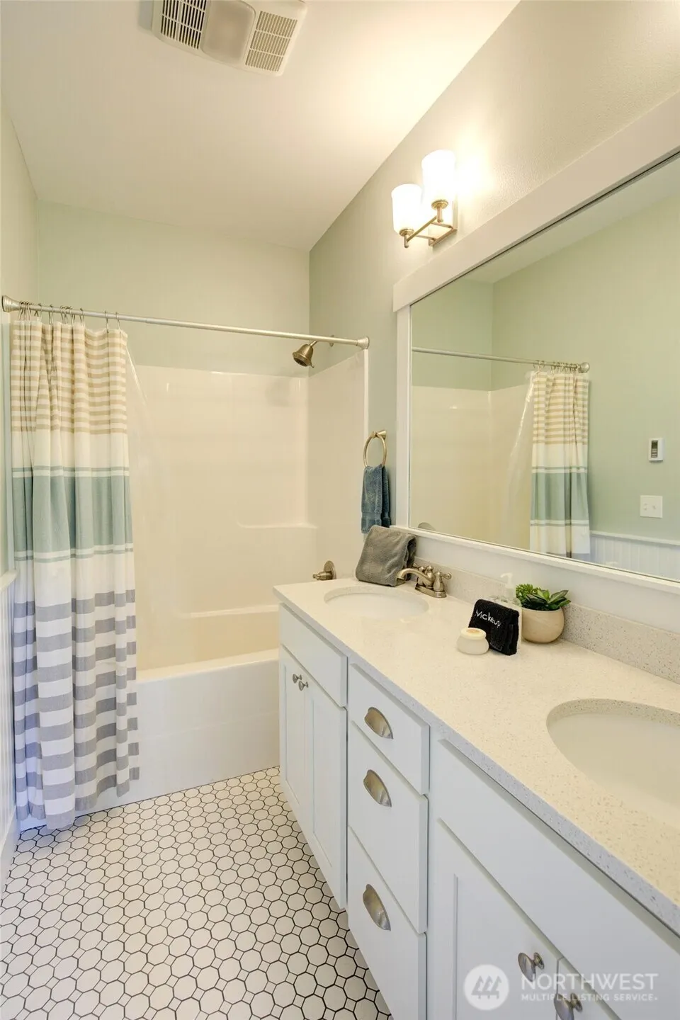 46 Seaside Lane Pacific Beach, WA 98571