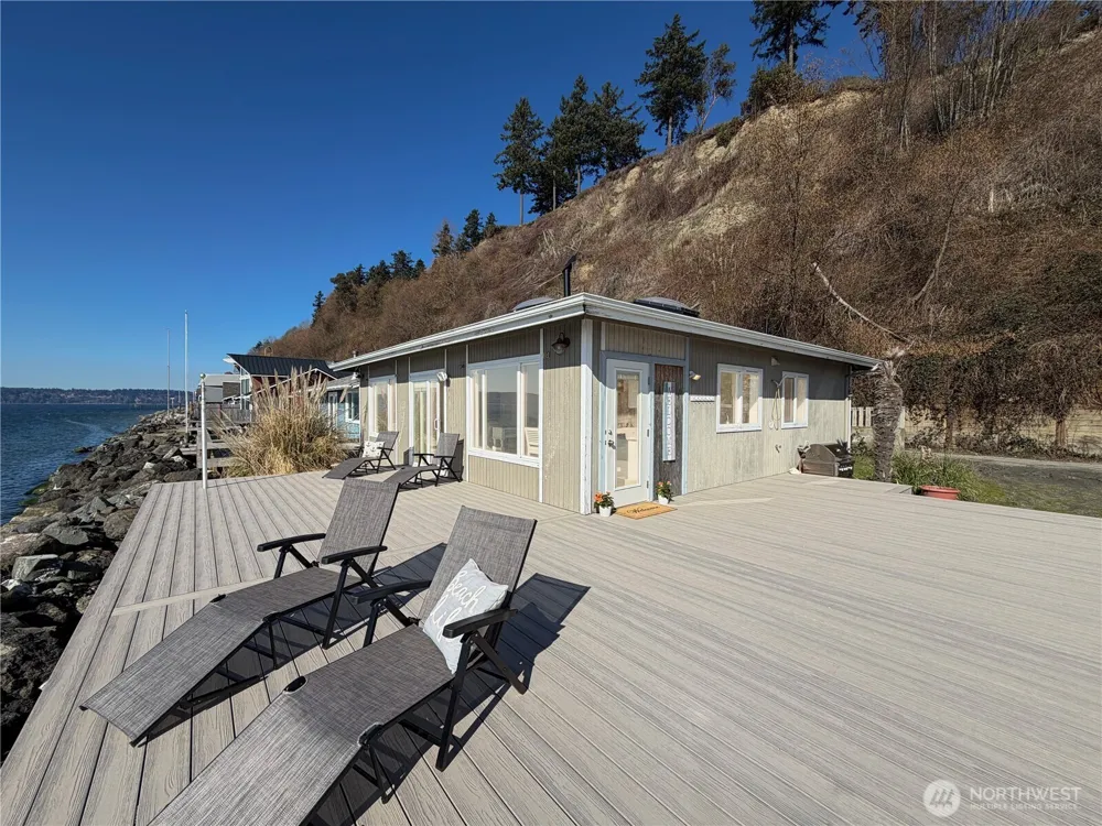 26 H South Beach Drive Hat Island, WA 98206