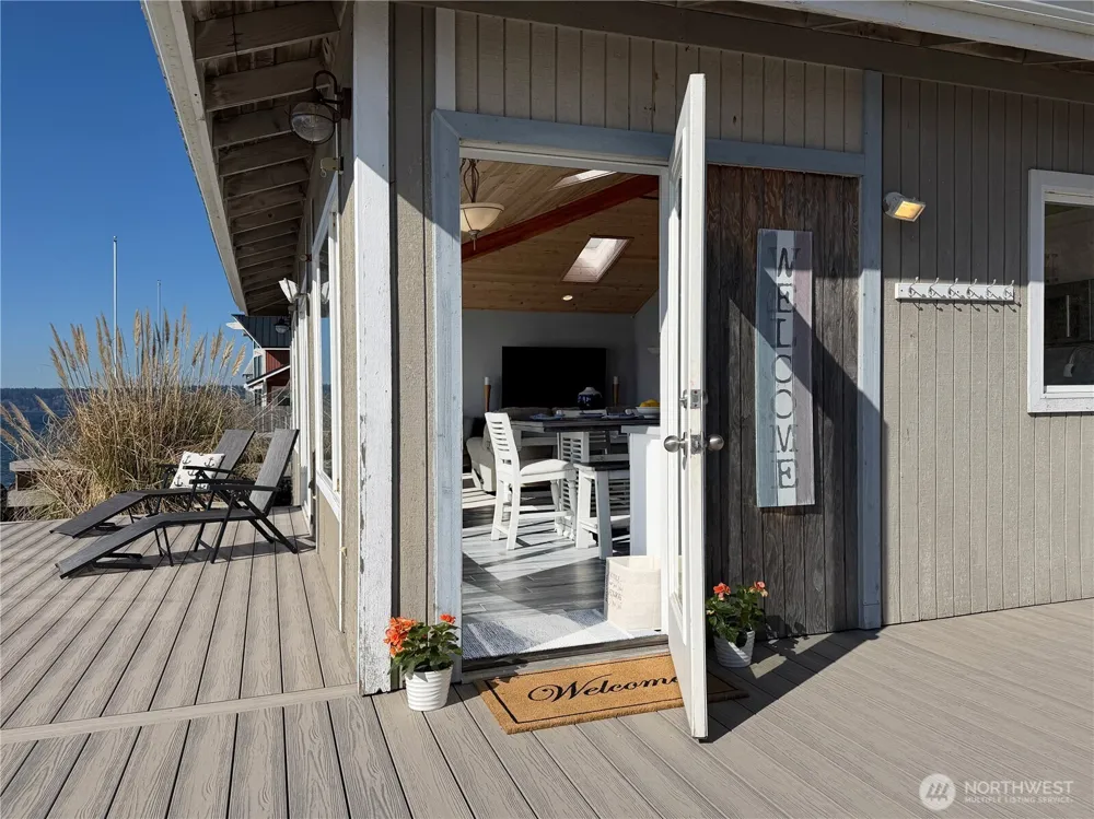 26 H South Beach Drive Hat Island, WA 98206