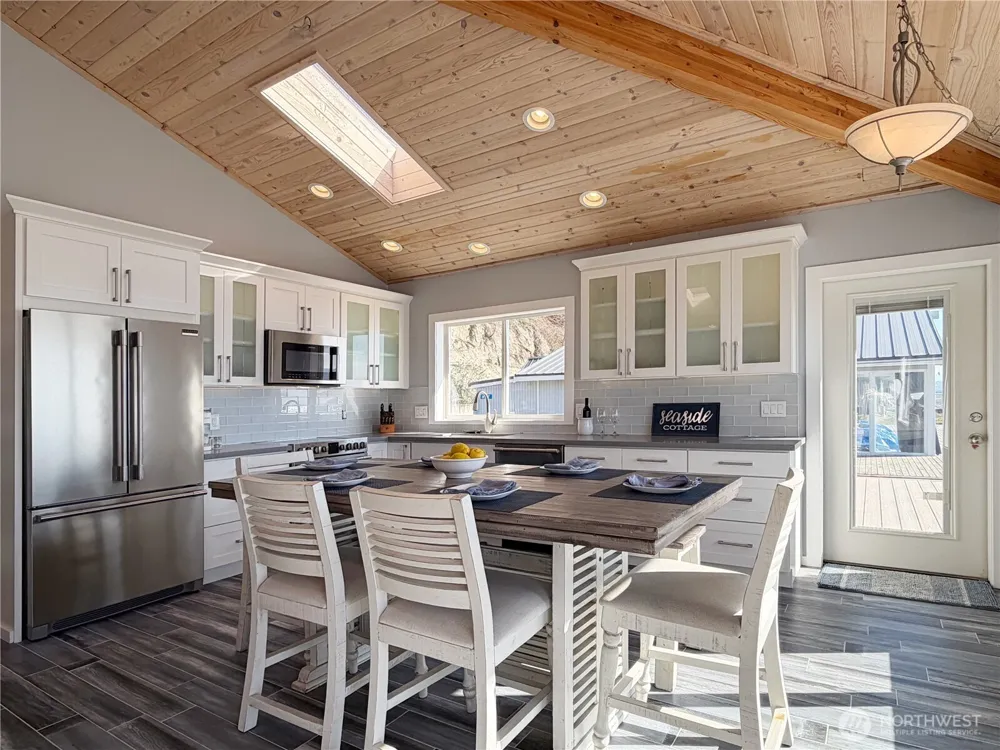 26 H South Beach Drive Hat Island, WA 98206