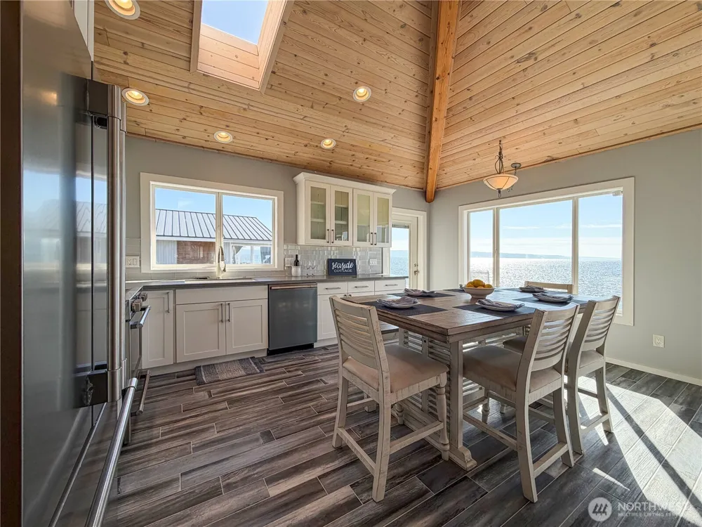 26 H South Beach Drive Hat Island, WA 98206
