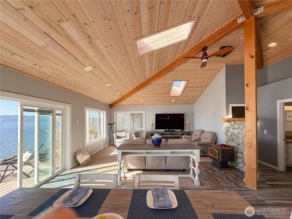 26 H South Beach Drive Hat Island, WA 98206