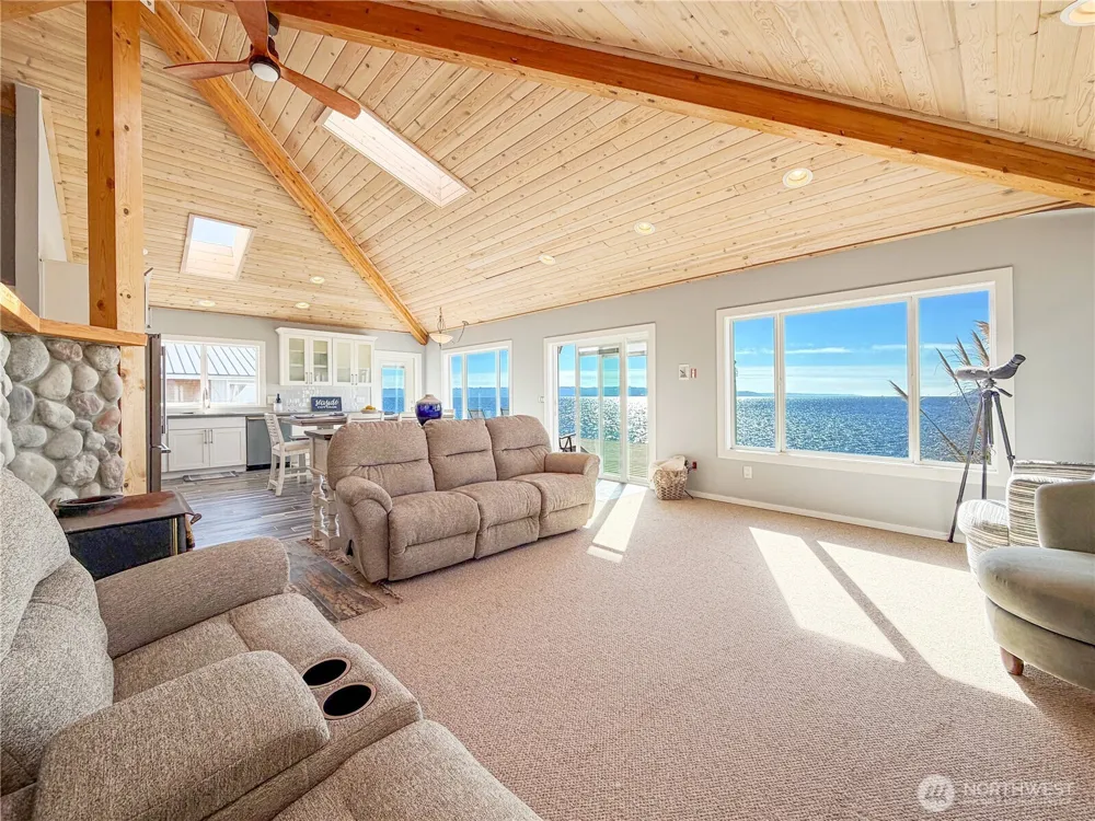 26 H South Beach Drive Hat Island, WA 98206