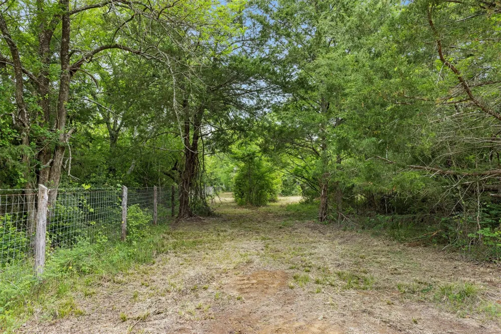 3797 County Road 328 Caldwell, TX 77836