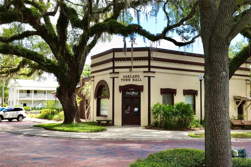 514 POLLARD STREET Oakland, FL 34787