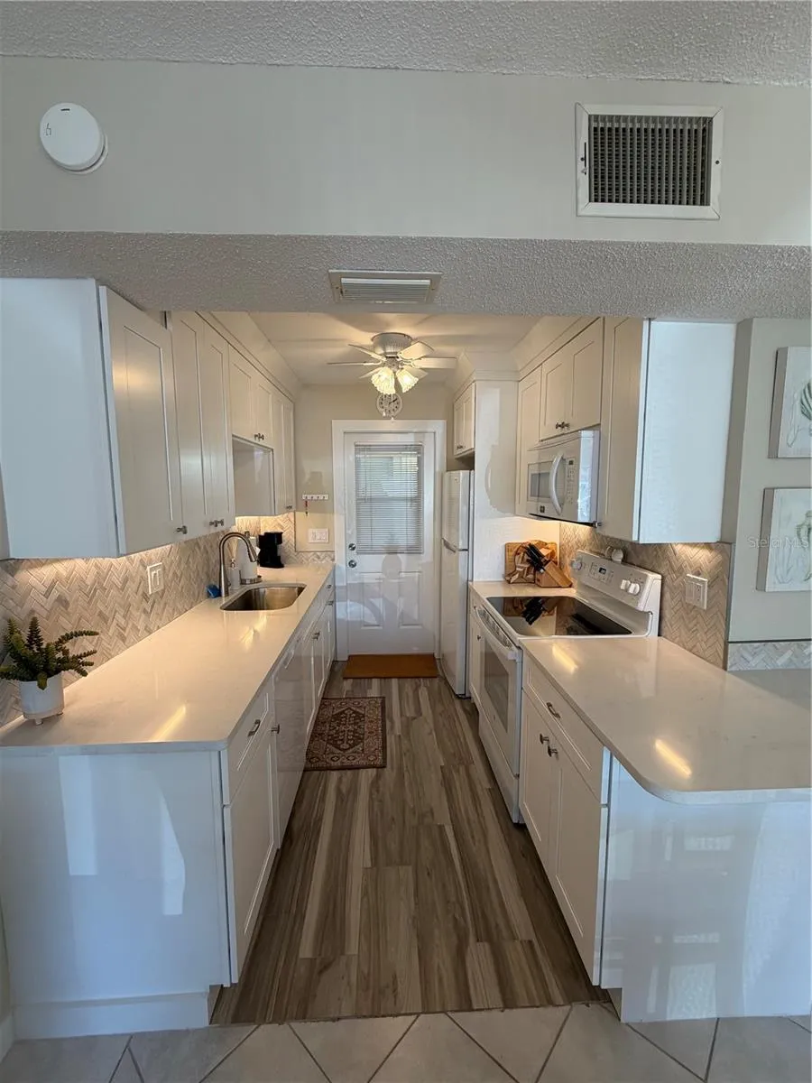 3808 GULF OF MEXICO DRIVE #E105 Longboat Key, FL 34228