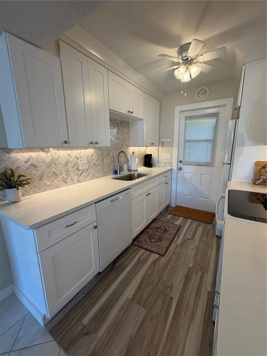 3808 GULF OF MEXICO DRIVE #E105 Longboat Key, FL 34228