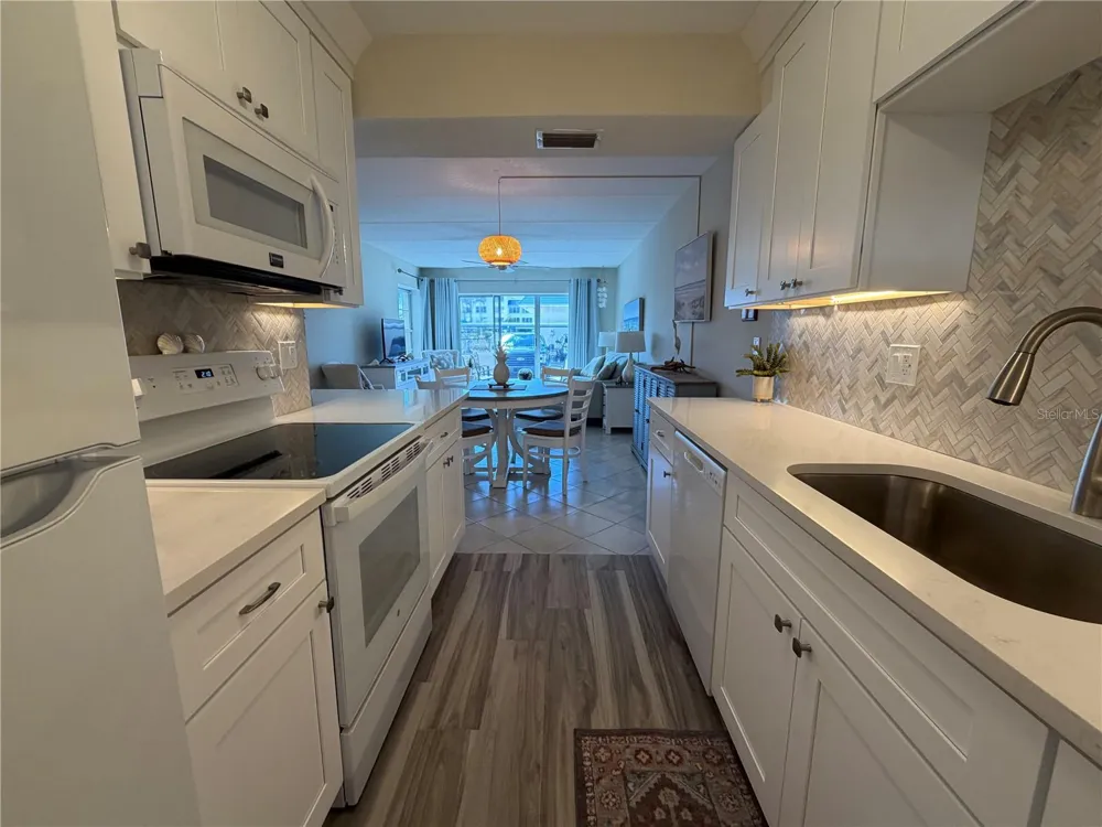 3808 GULF OF MEXICO DRIVE #E105 Longboat Key, FL 34228