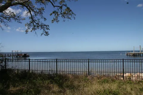 000 BLUFF BOULEVARD