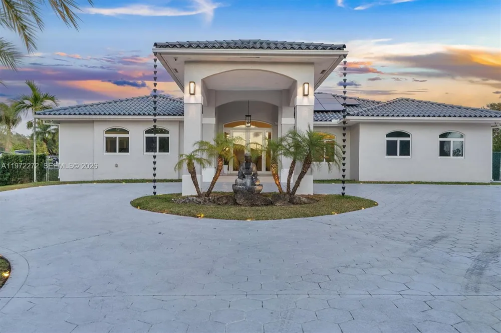 135 SW 125th Ave Miami, FL 33184