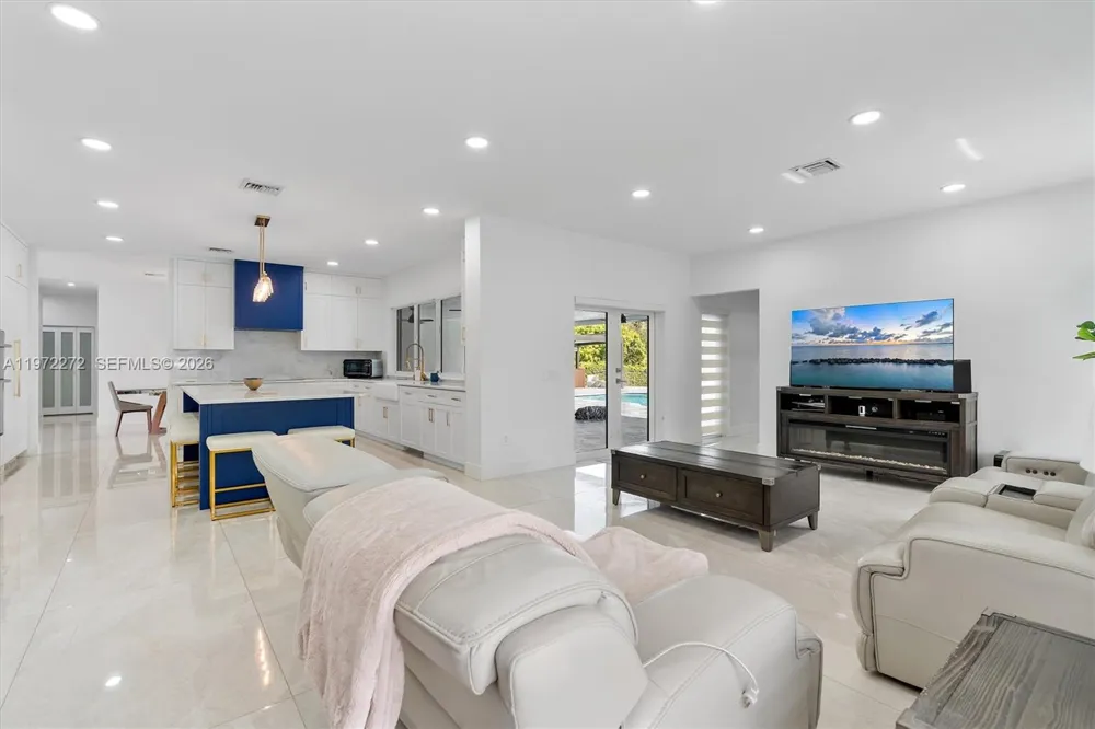 135 SW 125th Ave Miami, FL 33184