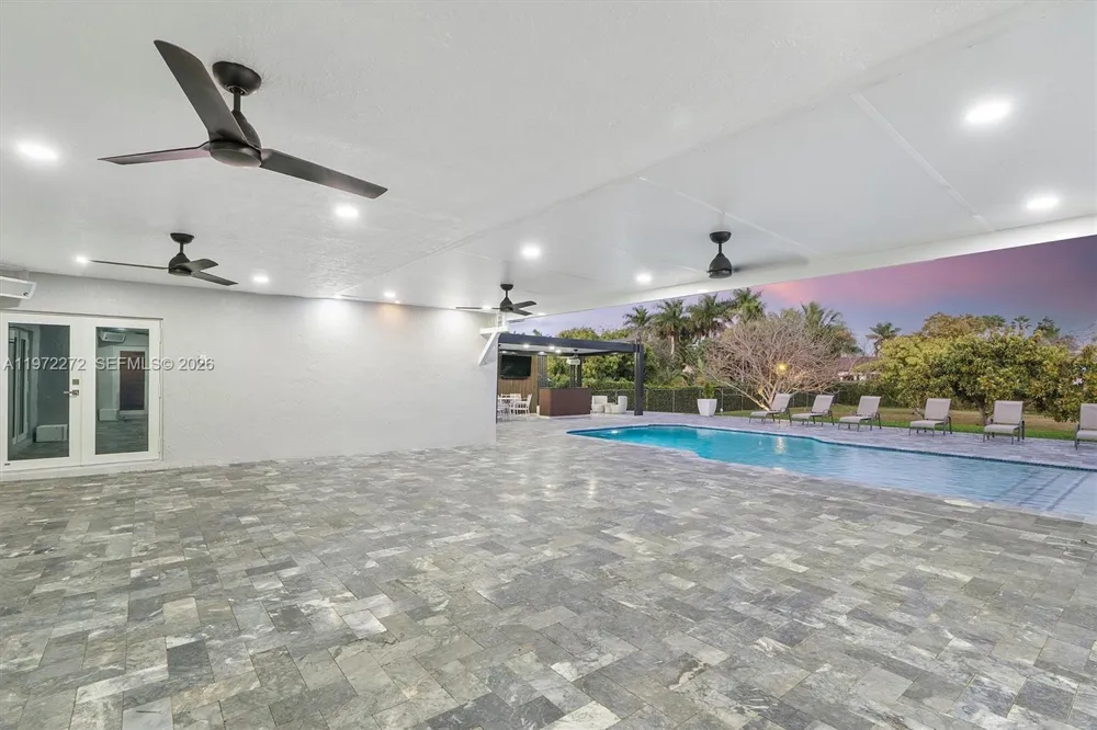 135 SW 125th Ave Miami, FL 33184