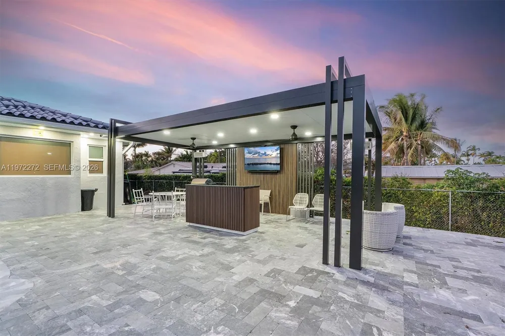 135 SW 125th Ave Miami, FL 33184