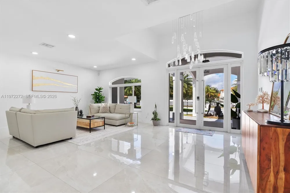 135 SW 125th Ave Miami, FL 33184
