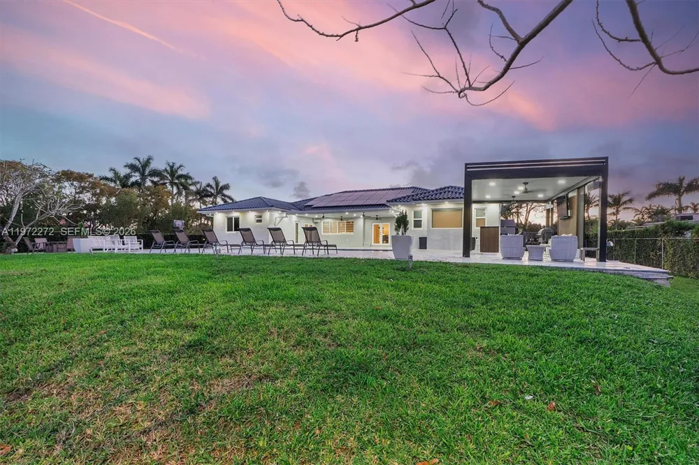 135 SW 125th Ave Miami, FL 33184