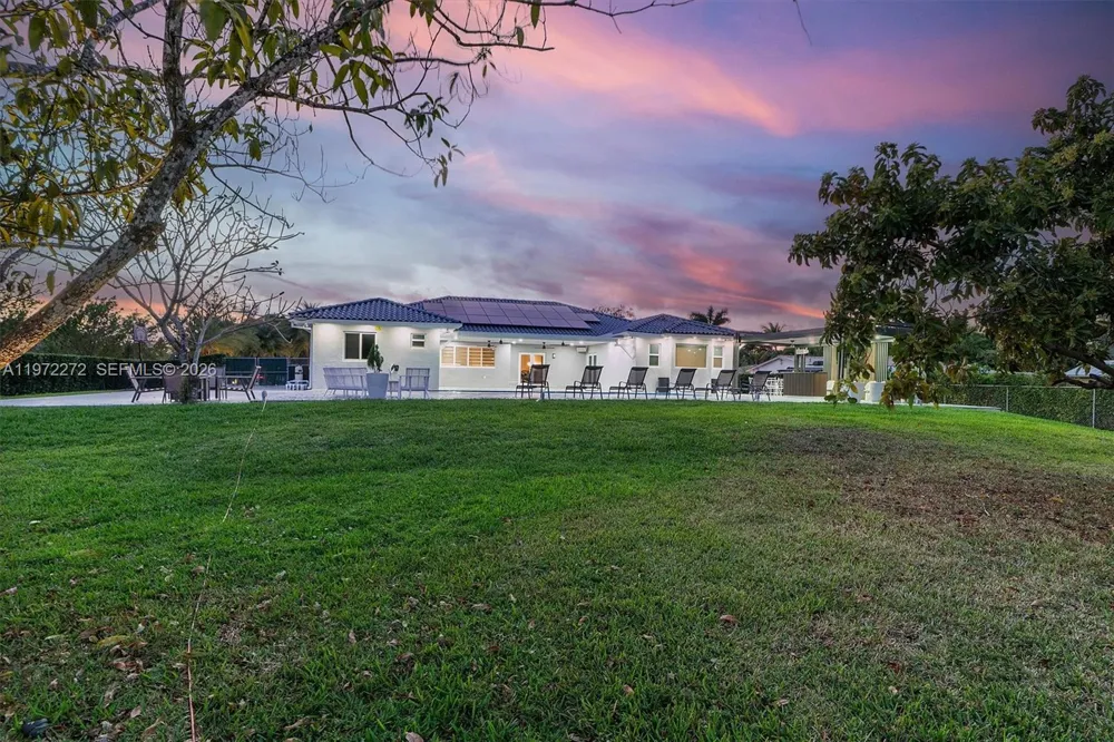 135 SW 125th Ave Miami, FL 33184