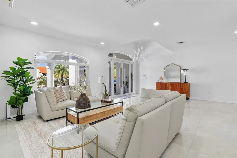 135 SW 125th Ave Miami, FL 33184